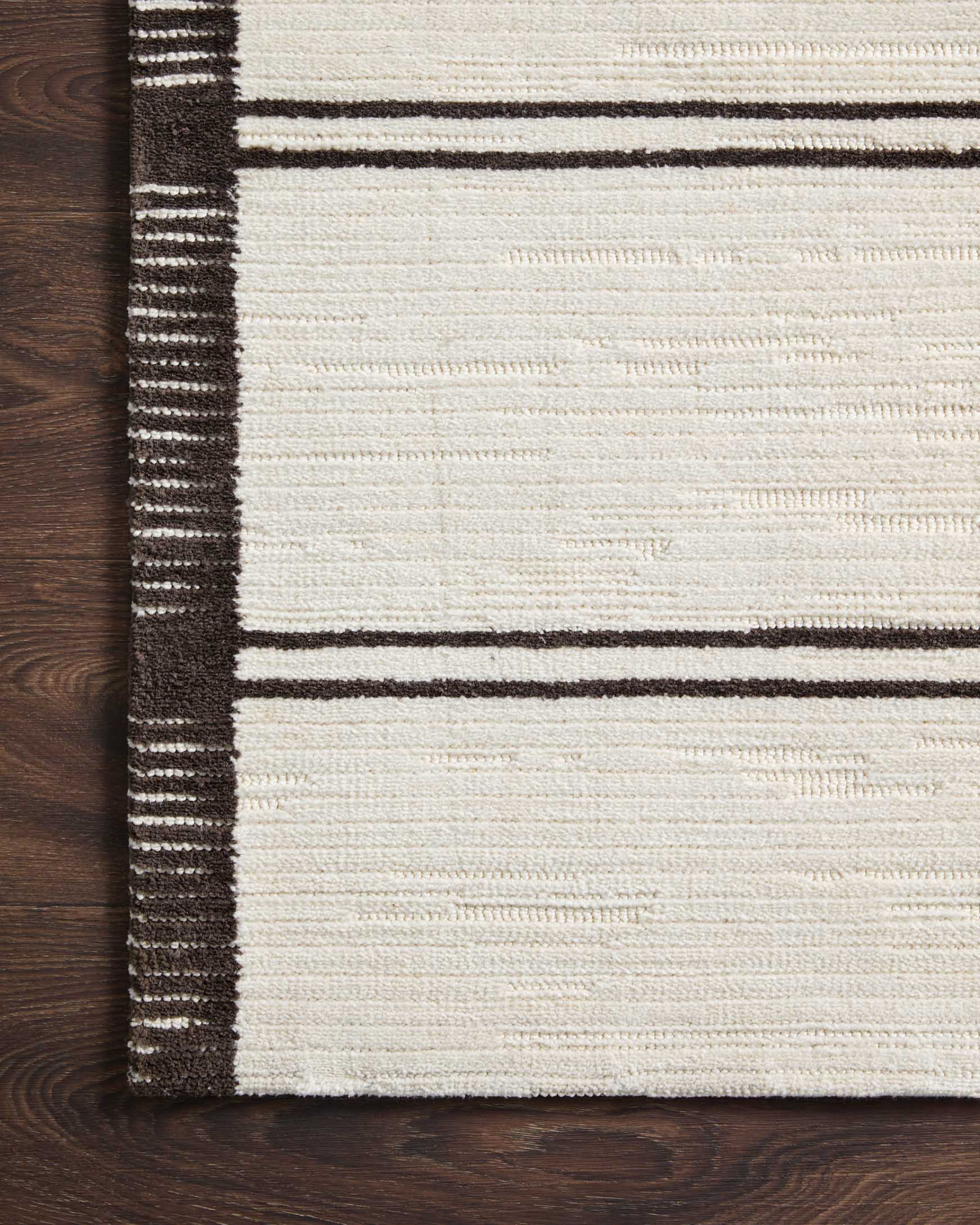 LOG-02 MH WHITE / MOCHA - Image 3
